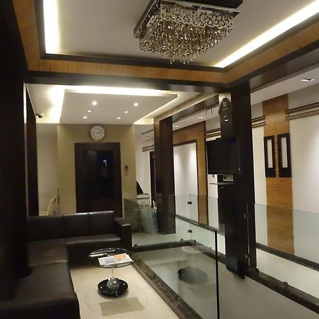 Hotel Causeway, Colaba Mumbai Exterior foto