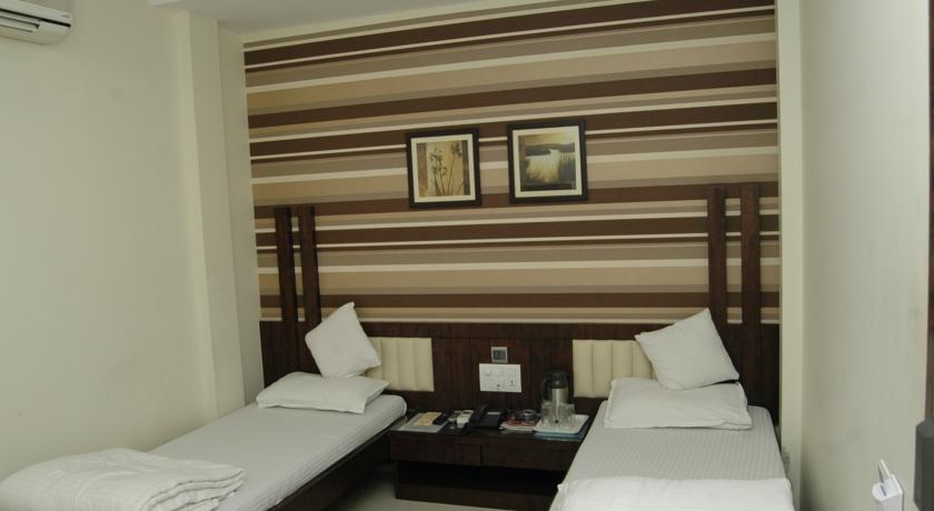 Hotel Causeway, Colaba Mumbai Exterior foto