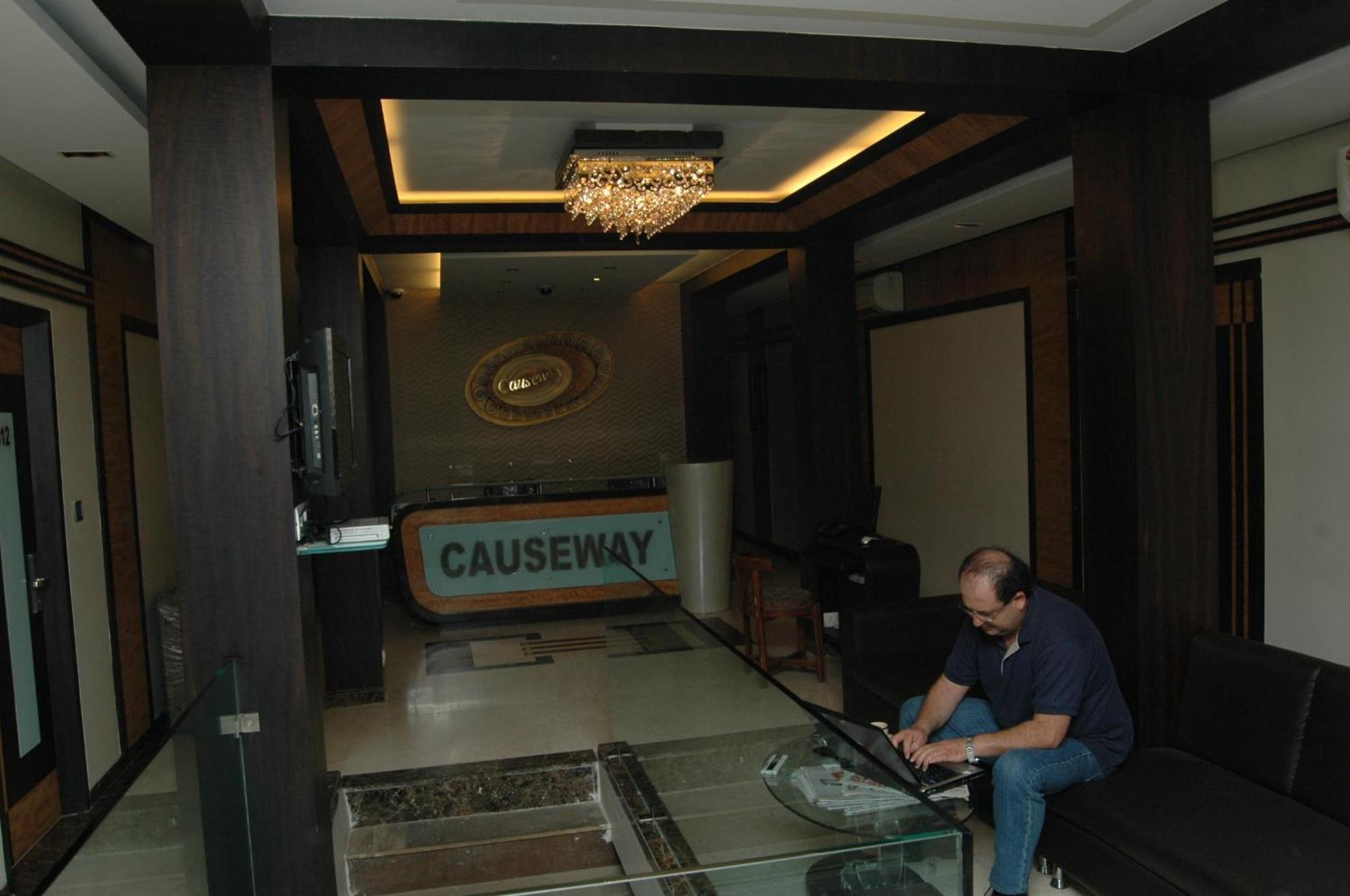 Hotel Causeway, Colaba Mumbai Exterior foto