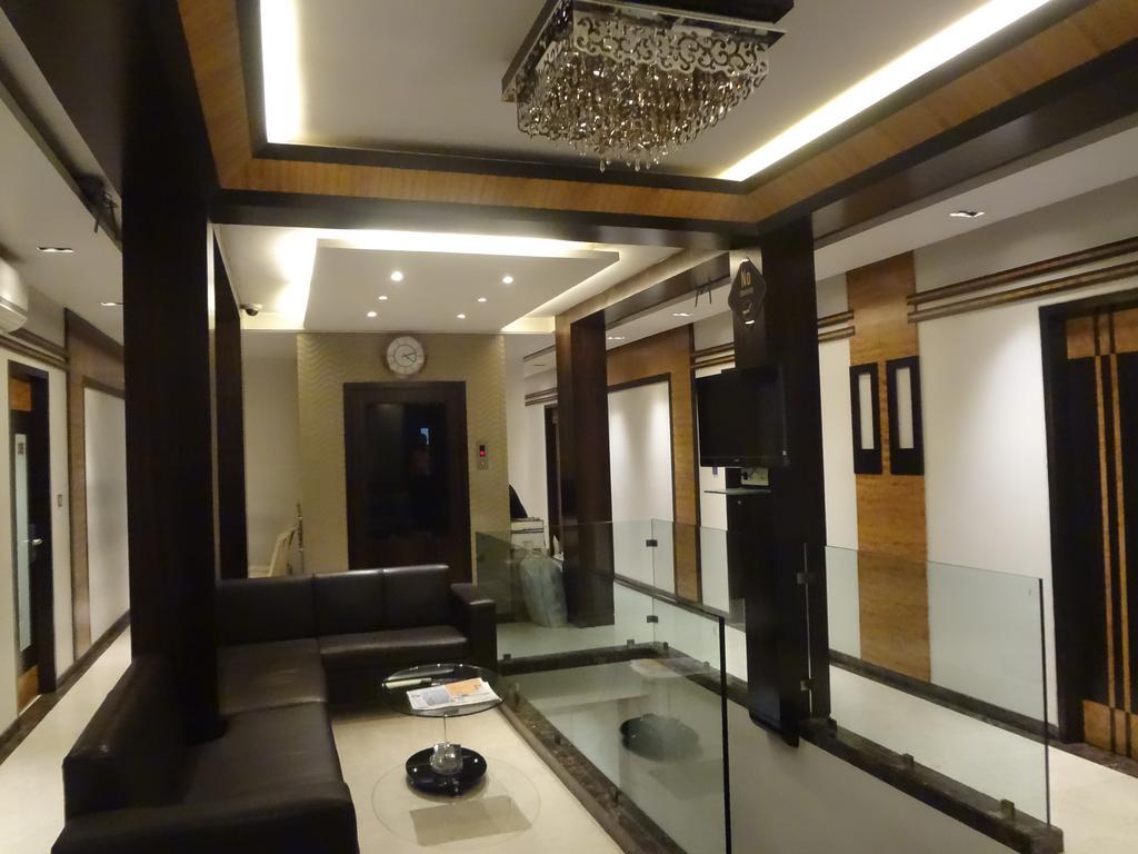 Hotel Causeway, Colaba Mumbai Exterior foto